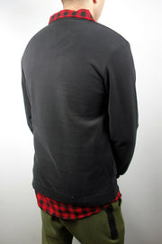 BARMORE Sweatshirt – Schwarzer Pullover mit rotem Karo-Kragen & Sticklogo